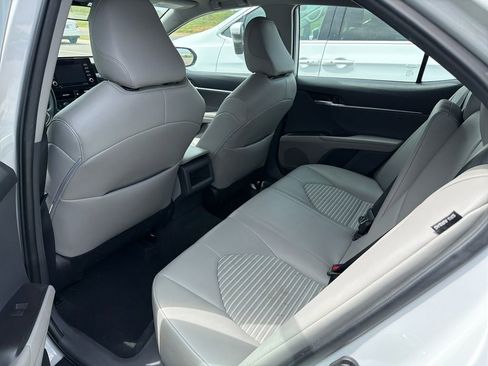 Used 2023 Toyota Camry SE image 12