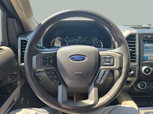 Certified 2018 Ford Expedition XLT w/ Equipment Group 202A RWD image 22