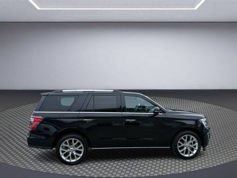 Used 2019 Ford Expedition Limited w/ Equipment Group 302A AWD/4WD image 8
