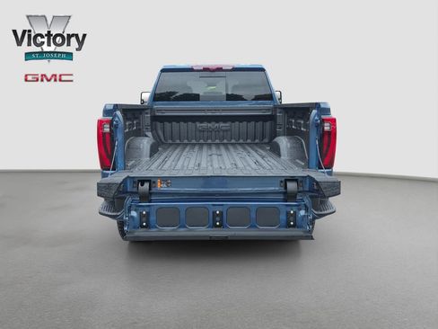 New 2026 GMC Sierra 2500 Denali w/ Denali Reserve Package AWD/4WD image 17