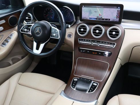 Used 2022 Mercedes-Benz GLC 300 image 11