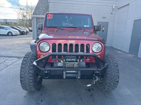 Used 2013 Jeep Wrangler Unlimited Sahara AWD/4WD image 2