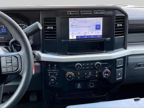 Used 2023 Ford F250 XL w/ STX Appearance Package AWD/4WD image 7