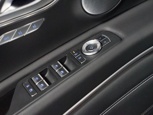 Used 2025 Genesis GV80 3.5T Prestige AWD/4WD image 32