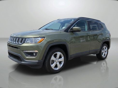 Used 2018 Jeep Compass Latitude AWD/4WD image 5