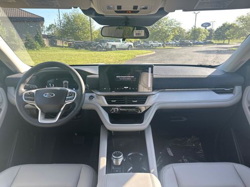 New 2026 Ford Explorer Active AWD/4WD image 2
