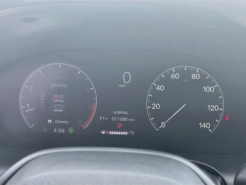 Used 2023 Honda HR-V LX image 9