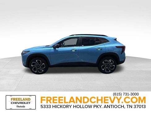 Used 2025 Chevrolet Trax RS w/ Sunroof Package FWD image 6