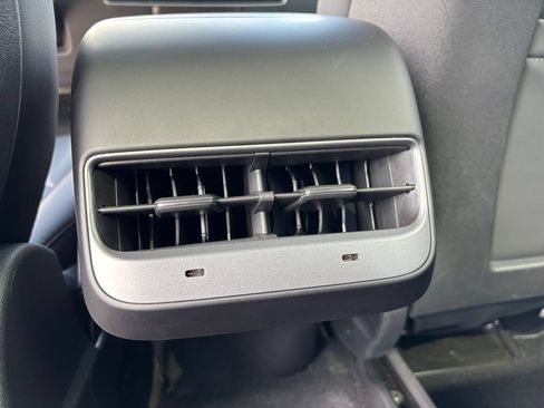 Used 2023 Tesla Model Y AWD image 35