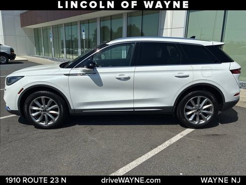 Certified 2022 Lincoln Corsair AWD w/ Premium Package image 2