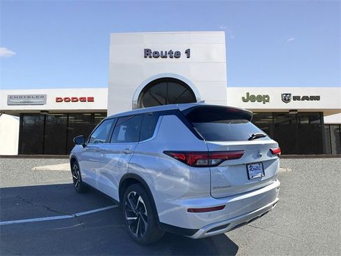 Used 2024 Mitsubishi Outlander SE image 4