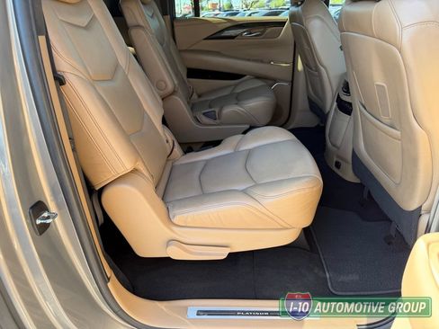 Used 2018 Cadillac Escalade ESV Platinum AWD/4WD image 28