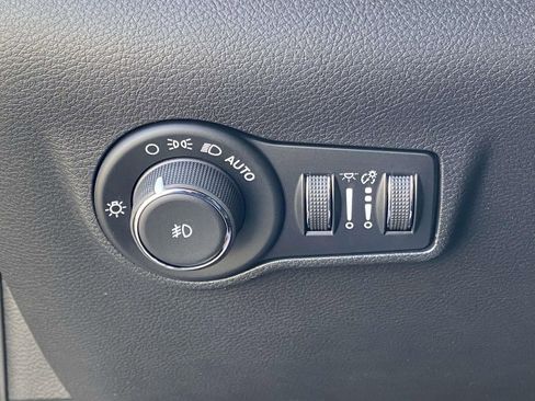 New 2026 Jeep Compass Latitude image 18