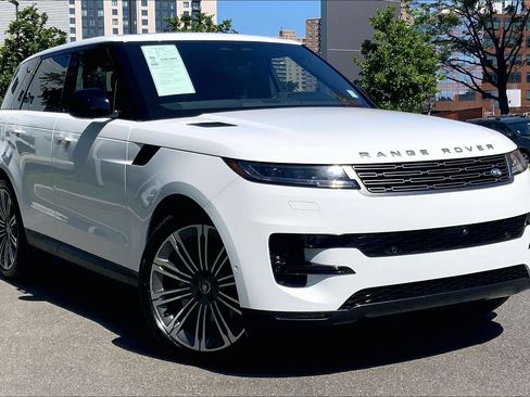 Certified 2025 Land Rover Range Rover Sport SE AWD/4WD image 2