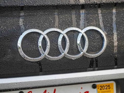 Used 2023 Audi Q5 2.0T Premium w/ Convenience Package image 21