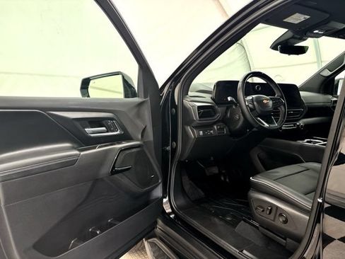 Used 2026 Chevrolet Silverado EV LT AWD/4WD image 34