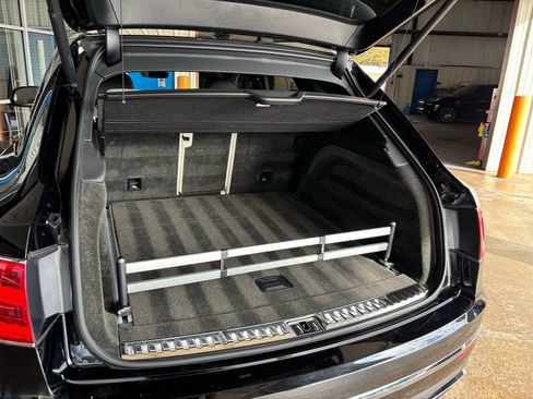 Used 2018 Bentley Bentayga Mulliner image 35