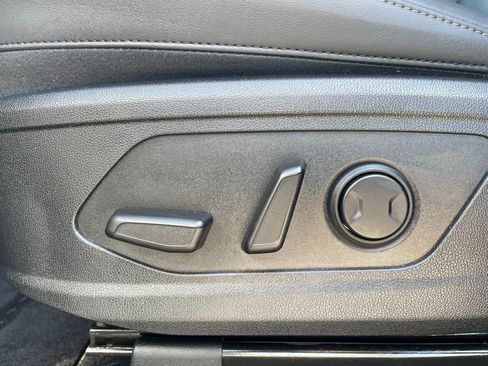 Used 2025 Kia Sorento EX w/ Panoramic Sunroof Package FWD image 11