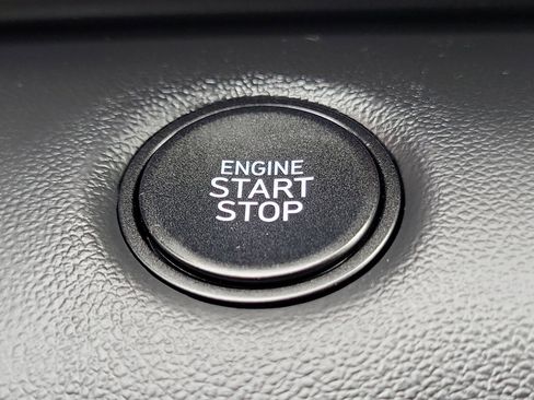 Certified 2025 Hyundai Elantra Sport image 12