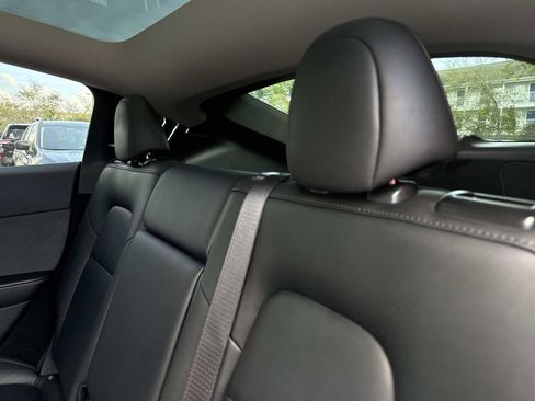Used 2024 Tesla Model Y Long Range image 15