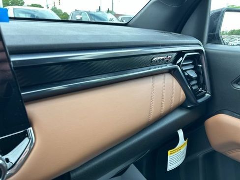 New 2026 GMC Canyon AT4 w/ AT4 Premium Package AWD/4WD image 35