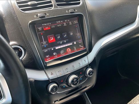 Used 2015 Dodge Journey SXT w/ Flexible Seating Group FWD image 11