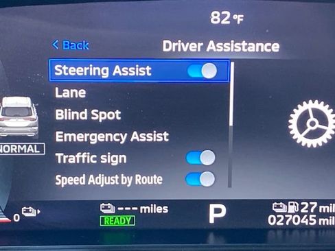 Used 2024 Mitsubishi Outlander 4WD Plug-In Hybrid image 17