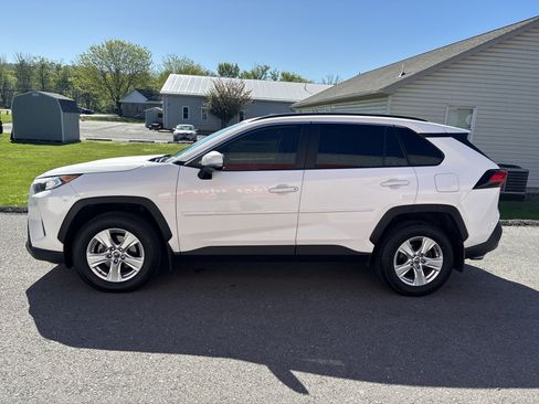 Used 2019 Toyota RAV4 XLE w/ All Weather Liner Package AWD/4WD image 7