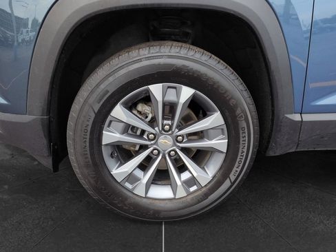 Used 2025 Chevrolet Equinox LT FWD image 12