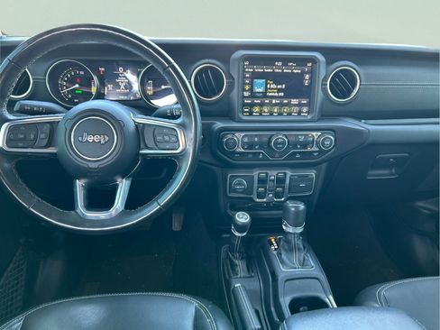 Used 2023 Jeep Wrangler Unlimited Sahara w/ Cold Weather Group AWD/4WD image 9