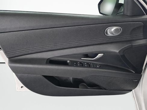 New 2026 Hyundai Elantra Limited FWD image 33