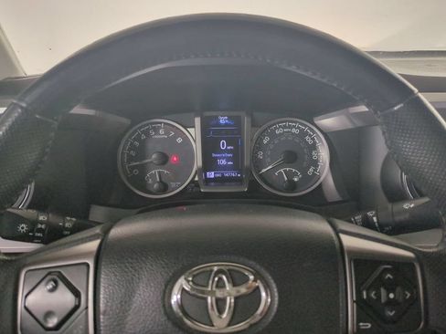 Used 2018 Toyota Tacoma SR5 RWD image 30