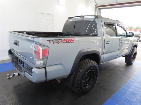 Used 2020 Toyota Tacoma TRD Off-Road w/ TRD Premium Off Road Package AWD/4WD image 14