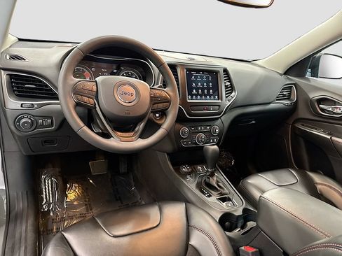 Used 2022 Jeep Cherokee Trailhawk AWD/4WD image 26