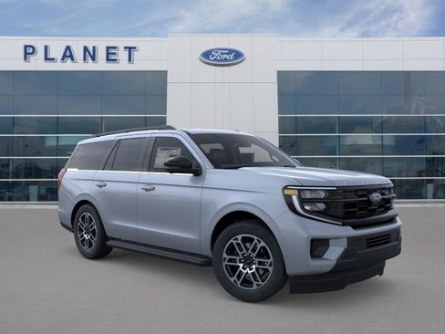 New 2026 Ford Expedition Active RWD image 9