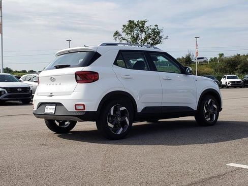 New 2025 Hyundai Venue SEL image 5