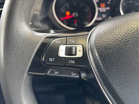 Used 2018 Volkswagen Tiguan S image 13