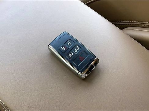 Used 2026 Land Rover Range Rover SE AWD/4WD image 38