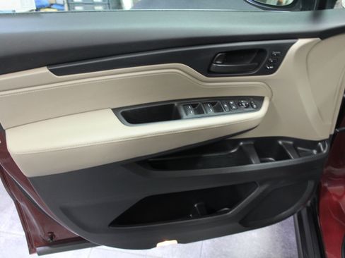 Used 2018 Honda Odyssey EX-L image 19