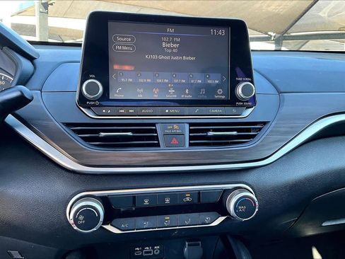 Used 2024 Nissan Altima 2.5 SV image 24