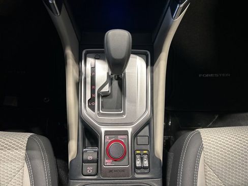 Used 2023 Subaru Forester Premium image 9