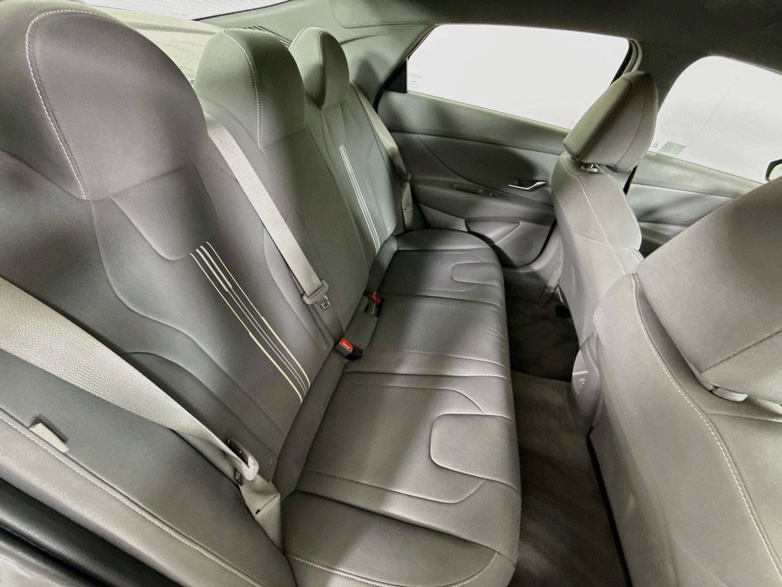 Used 2024 Hyundai Elantra SEL FWD image 26