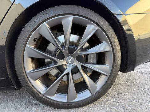 Used 2018 Tesla Model S 75D AWD/4WD image 33
