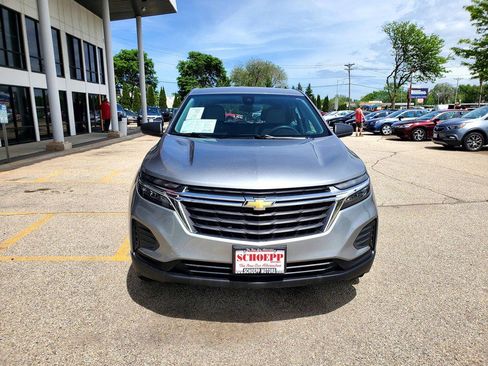 Used 2023 Chevrolet Equinox LS AWD/4WD image 2