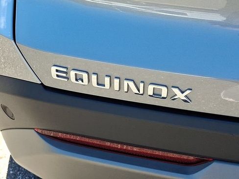 Used 2026 Chevrolet Equinox LT FWD image 24