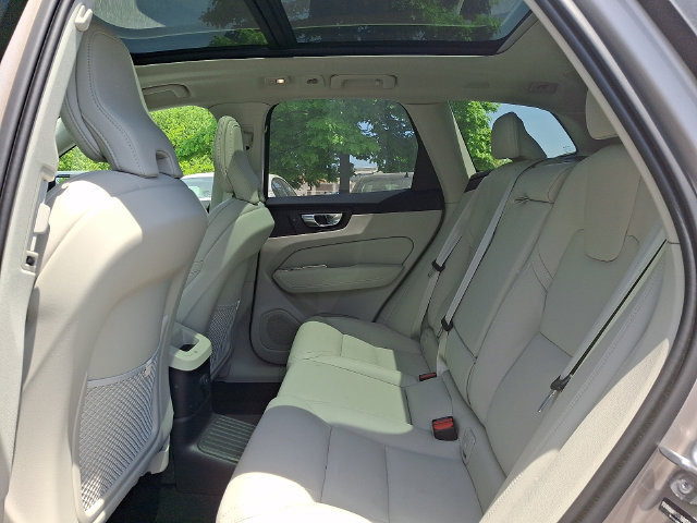 Used 2025 Volvo XC60 T8 Ultra w/ Climate Package AWD/4WD image 9
