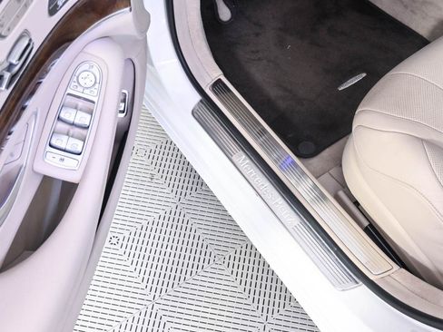 Used 2017 Mercedes-Benz S 550 Sedan w/ Premium Package image 8