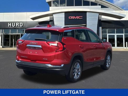 Used 2024 GMC Terrain SLT AWD/4WD image 4