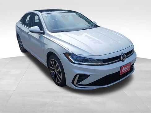 New 2025 Volkswagen Jetta SE image 7