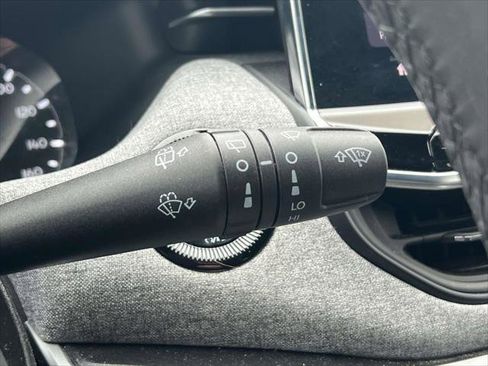 Used 2024 Jeep Compass Latitude image 24